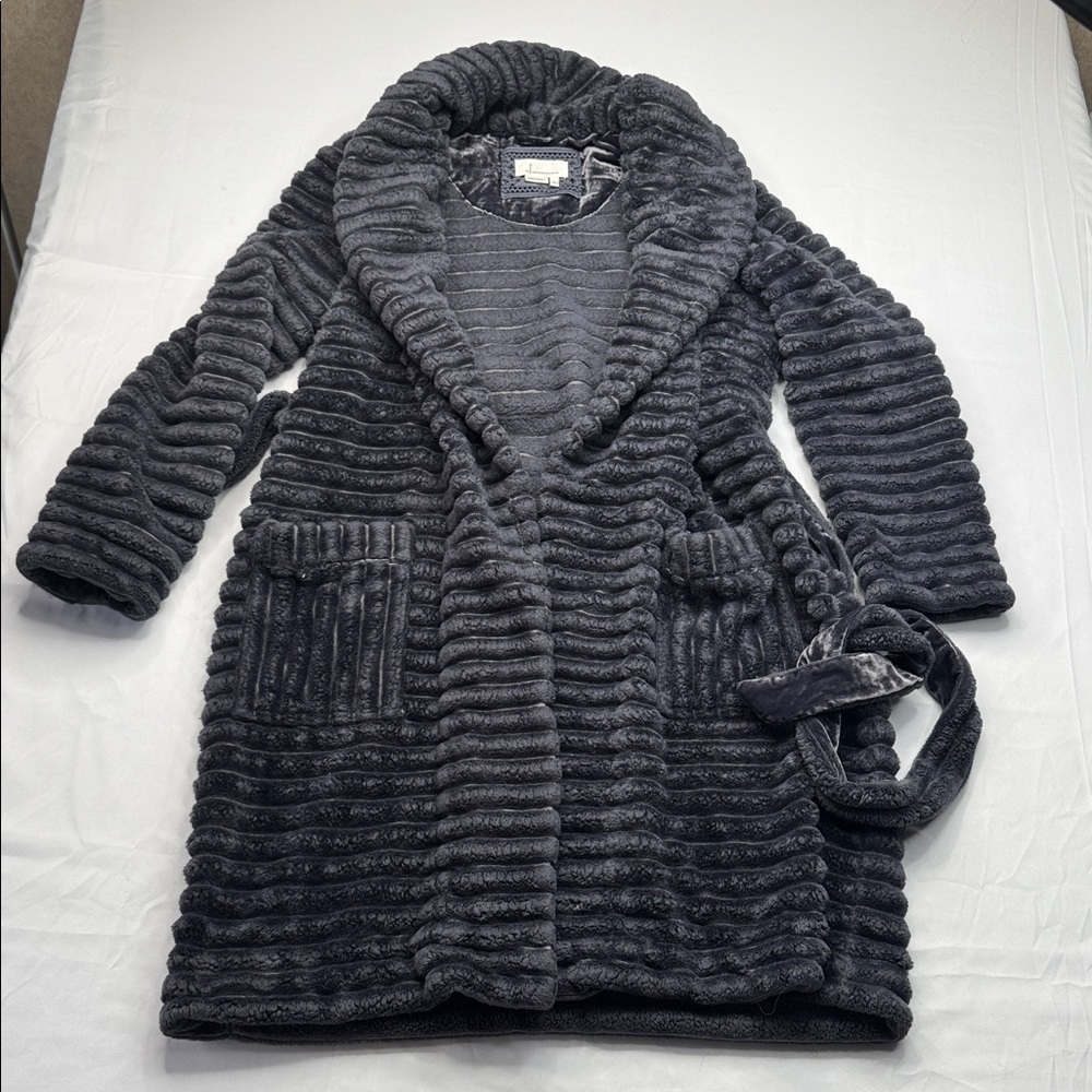 Anthropologie Mariposa Gray Lush Luxurious Faux Fur Robe Size large medium M/L